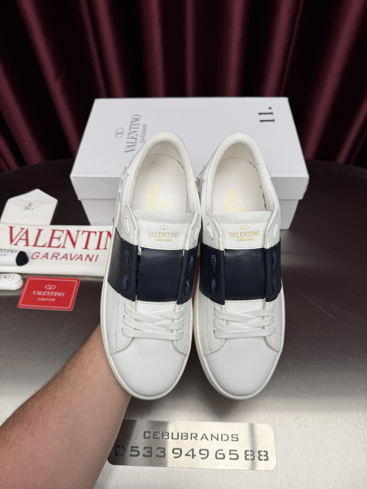 Valentino Garavani Lacivert