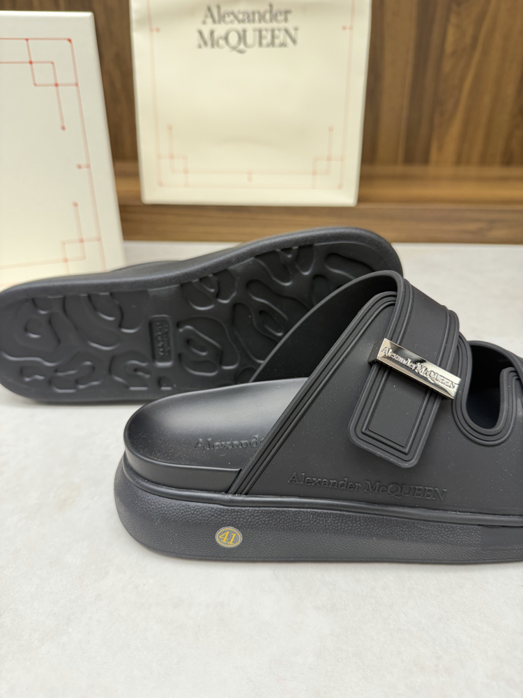 Alexander McQueen 
