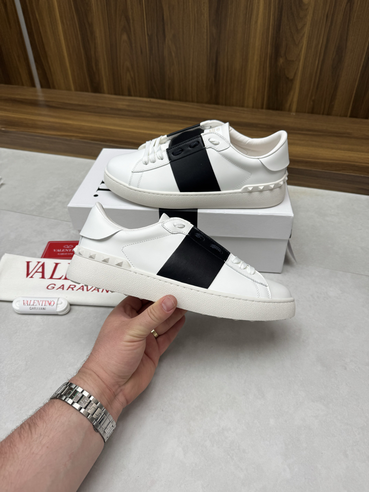 Valentino Garavani Unisex 