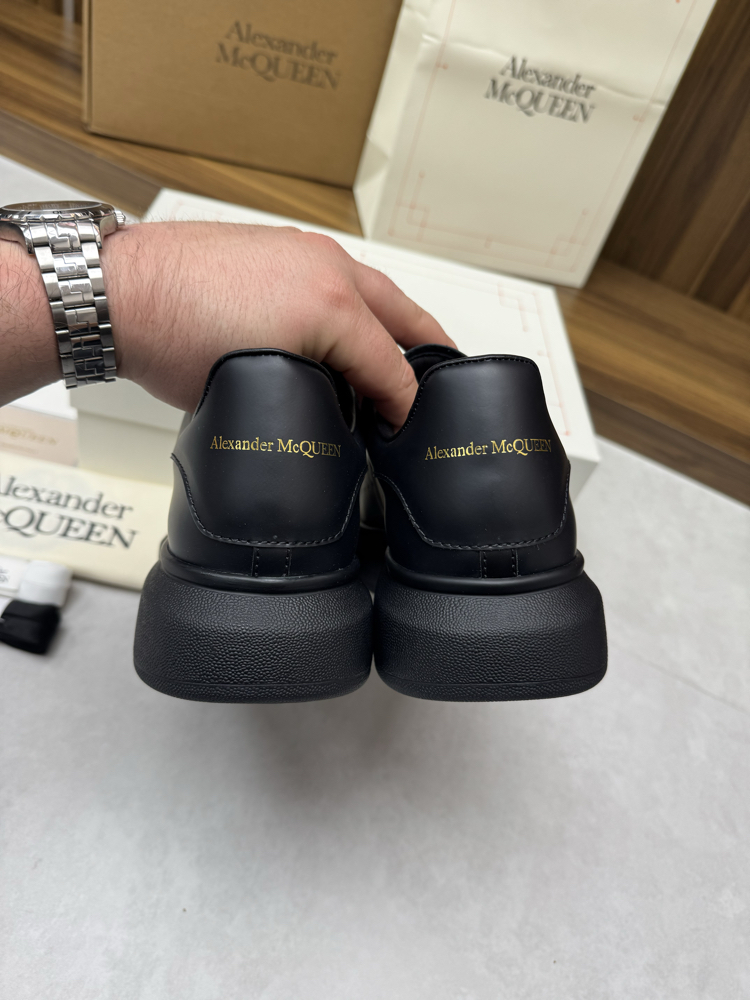Alexander McQueen 