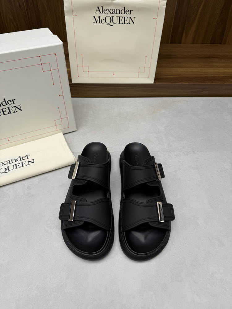 Alexander McQueen 