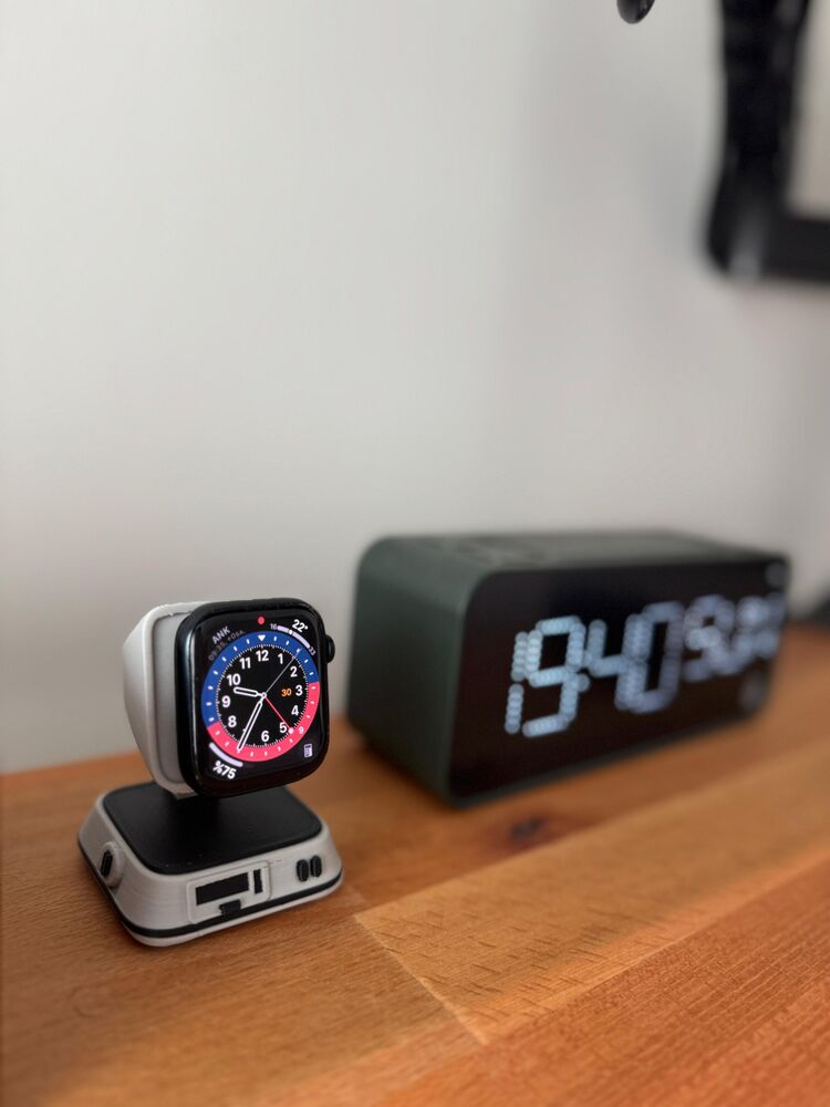 Retro Apple şarj standı (cek design)