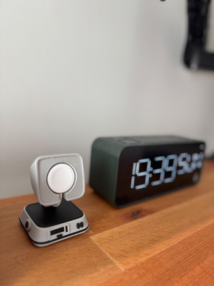 Retro Apple şarj standı (cek design)