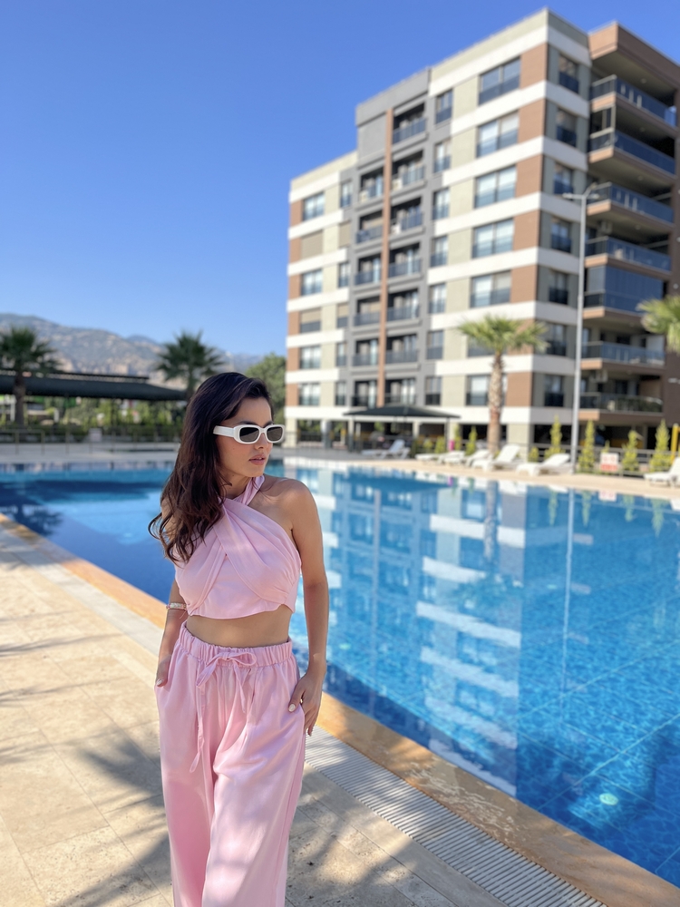Boyundan Bağlamalı Pembe Takım