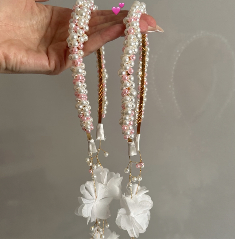 Pembe çiçekli anne bebek takımı ve abla tacı 5 li set