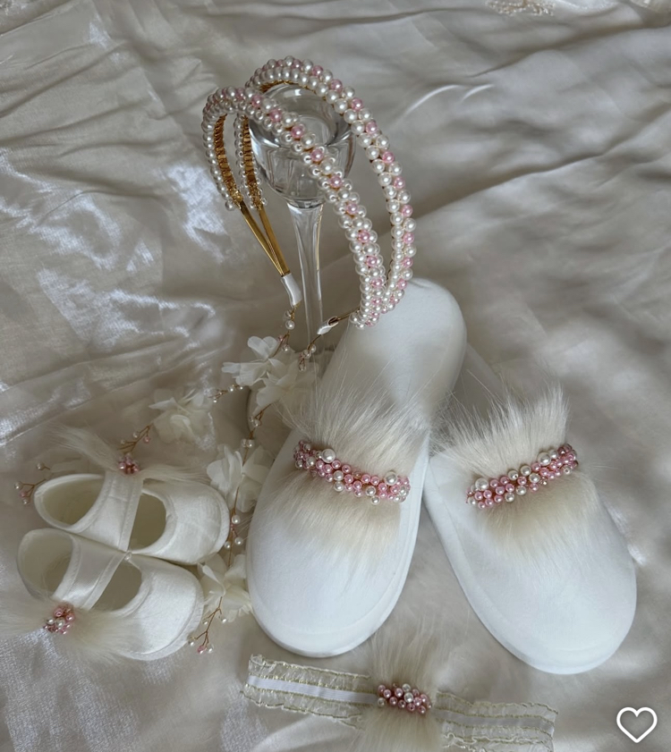 Pembe çiçekli anne bebek takımı ve abla tacı 5 li set