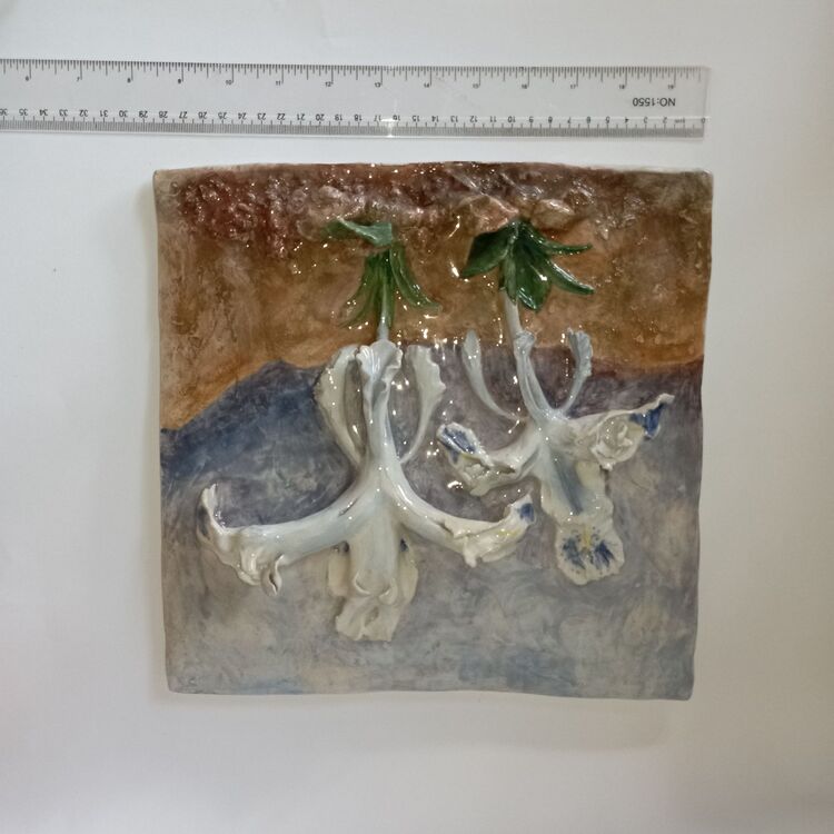 Seramik El Yapımı Kabartma Karo İris Çiçeği Sanat Eseri Art Nouveau Üslup
