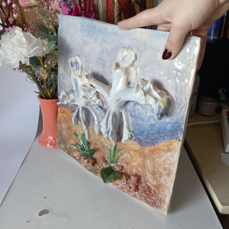 Seramik El Yapımı Kabartma Karo İris Çiçeği Sanat Eseri Art Nouveau Üslup
