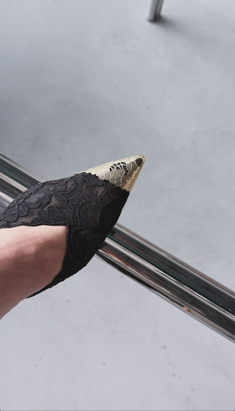 Black Icon Siyah Dantel Bilekten Bağlı Stiletto 