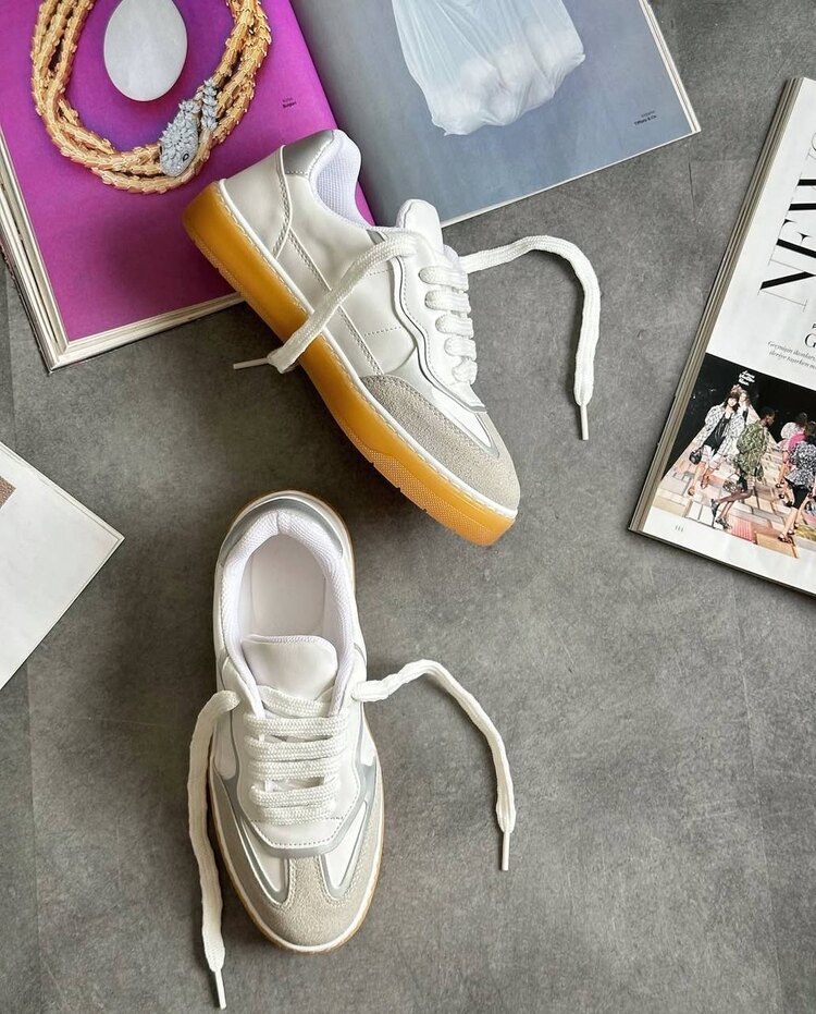 SNEAKERS rahat ve şık 