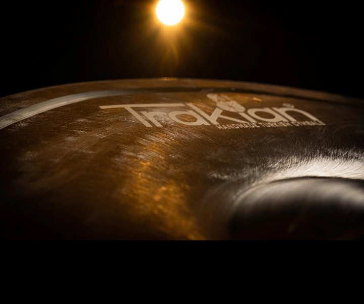 Trakian Scrape Gold Bell 14