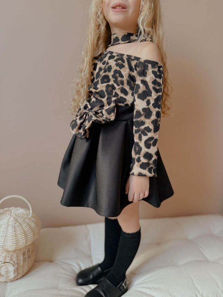 Leopar Omuz ve Fiyonk Detaylı Elbise