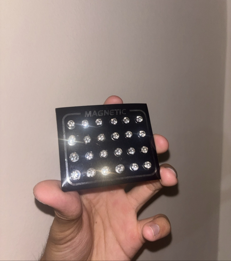 Mıknatıslı Küpe Iced Out 