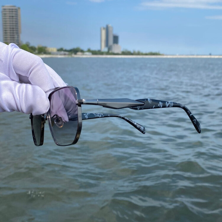 Modern Siyah Köşeli Aviator Güneş Gözlüğü  Degrade Gri Lens  Şık Metal Çerçeve