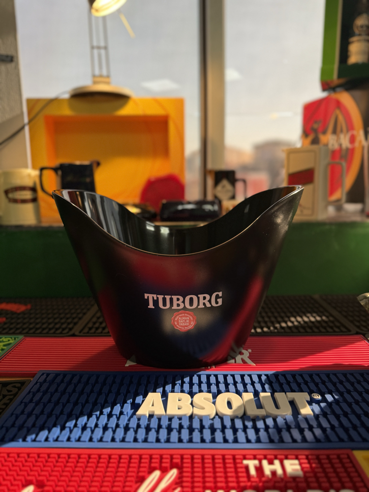 Tuborg buz kovası