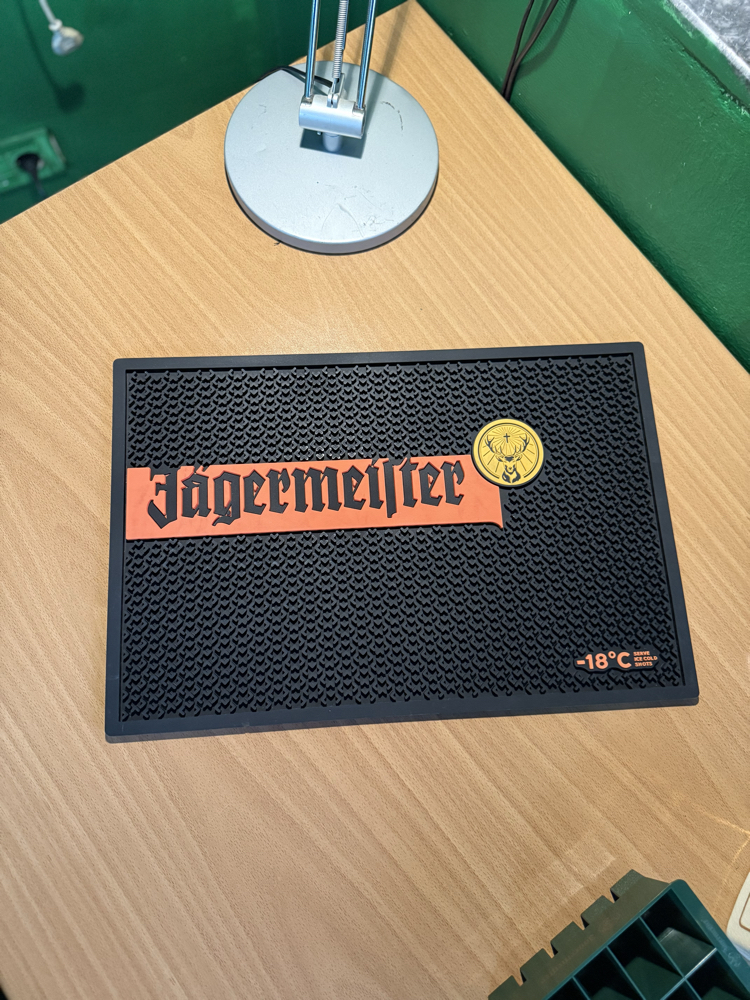 Jagermeister siyah bar matı