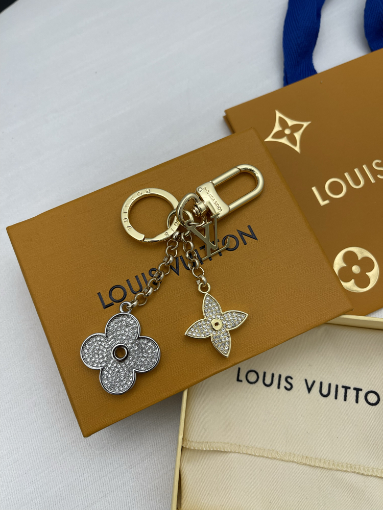 Louis Vuitton Blooming Flower Strass Anahtarlık