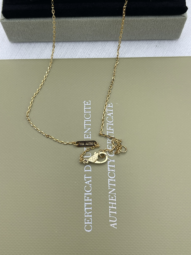 VCA GOLD TEK MOTİF KOLYE