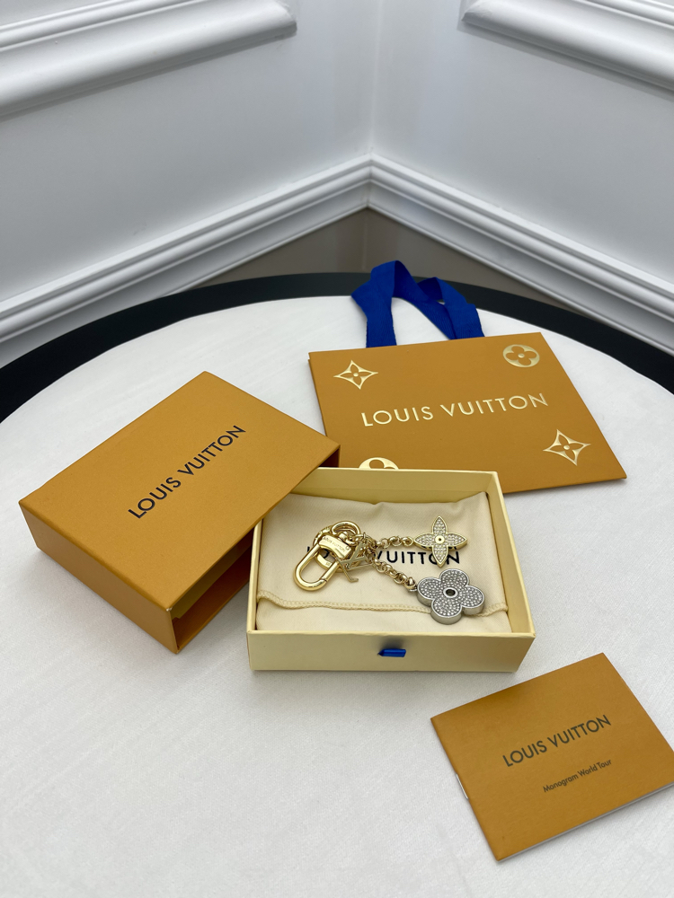 Louis Vuitton Blooming Flower Strass Anahtarlık