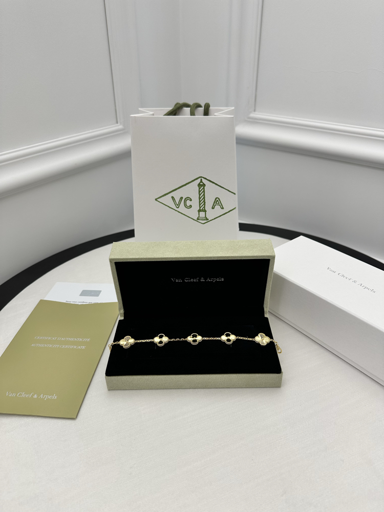 VCA Gold Motif Bileklik Kutulu