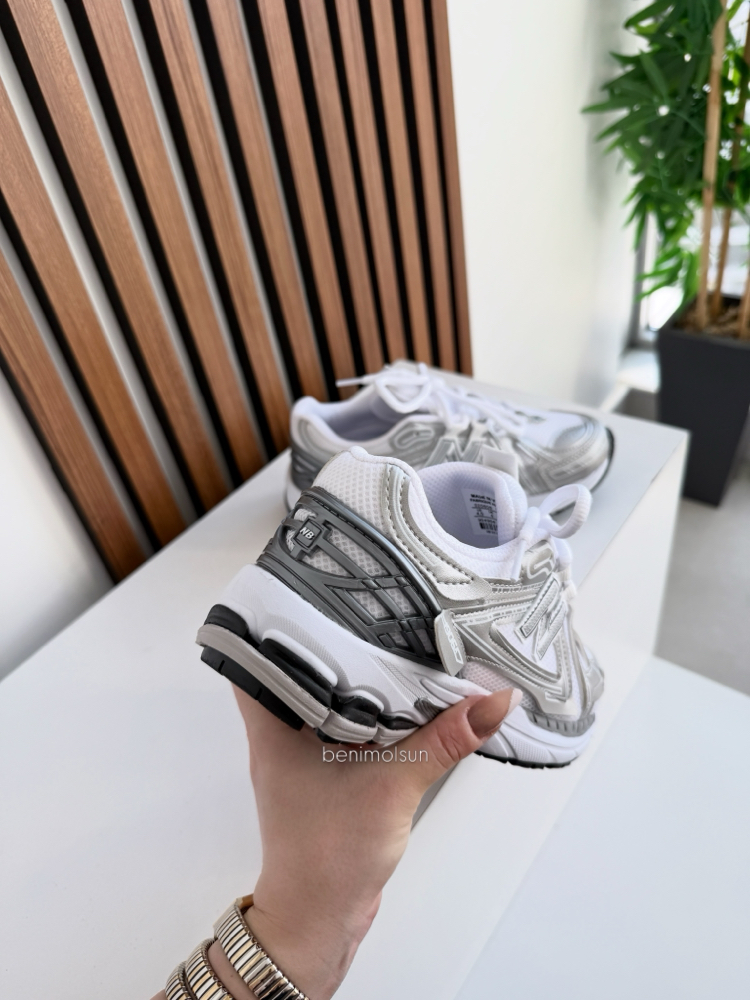 NB 1906A white