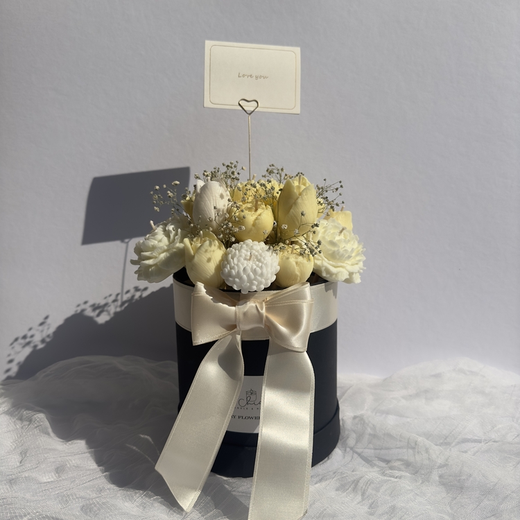 Golden Glow Candle Bouquet