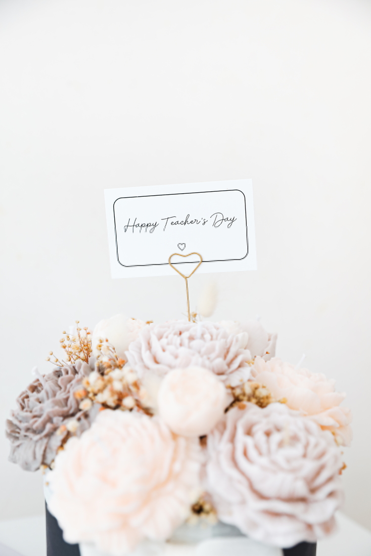 Beige Bloom Candle Bouquet