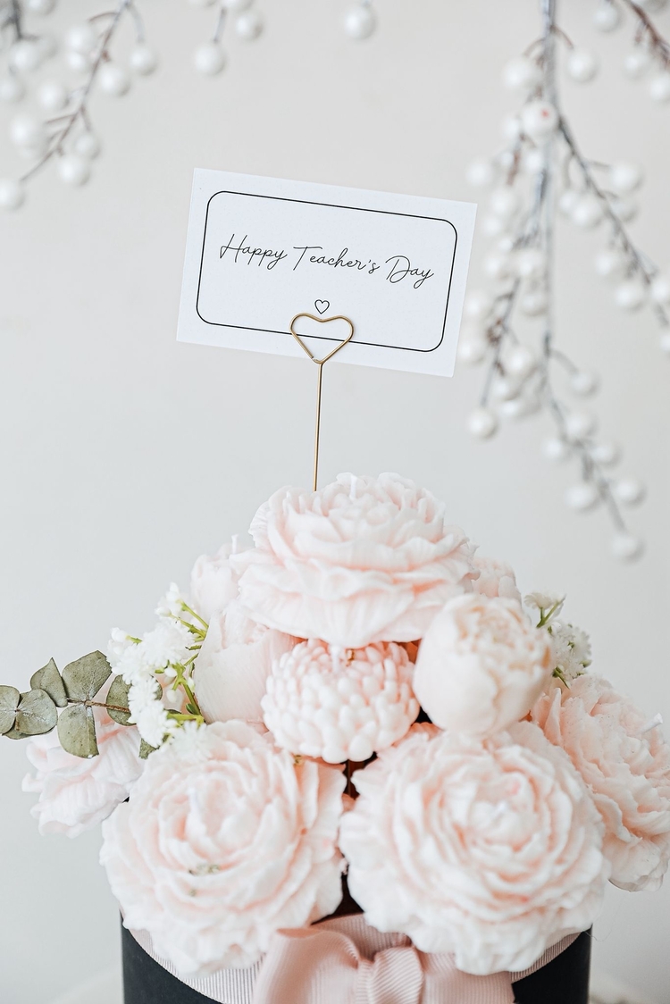 Soft Pink Bloom Candle Bouquet