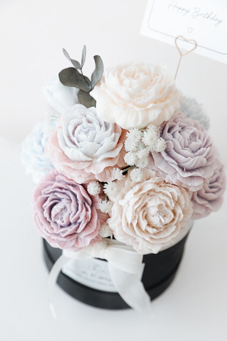 Lilac Bloom Candle Bouquet
