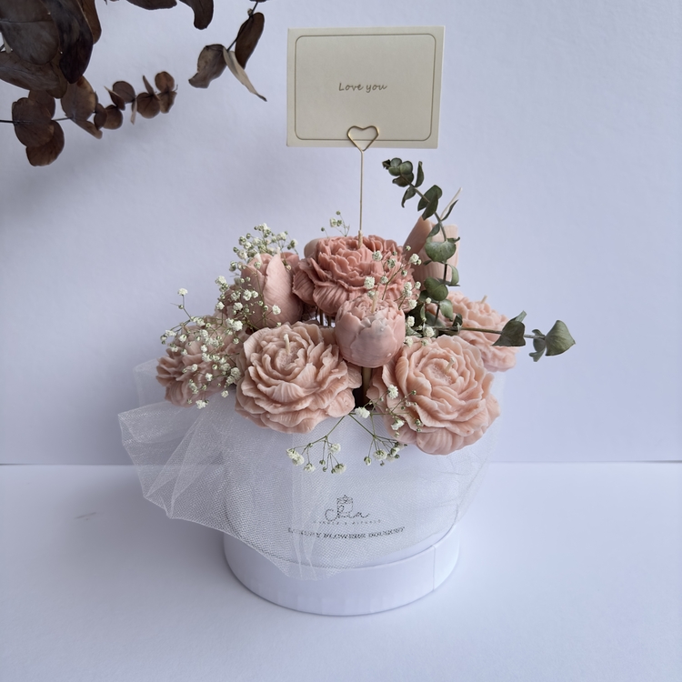 Elegant Bloom Candle Bouquet