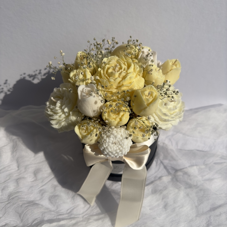 Golden Glow Candle Bouquet