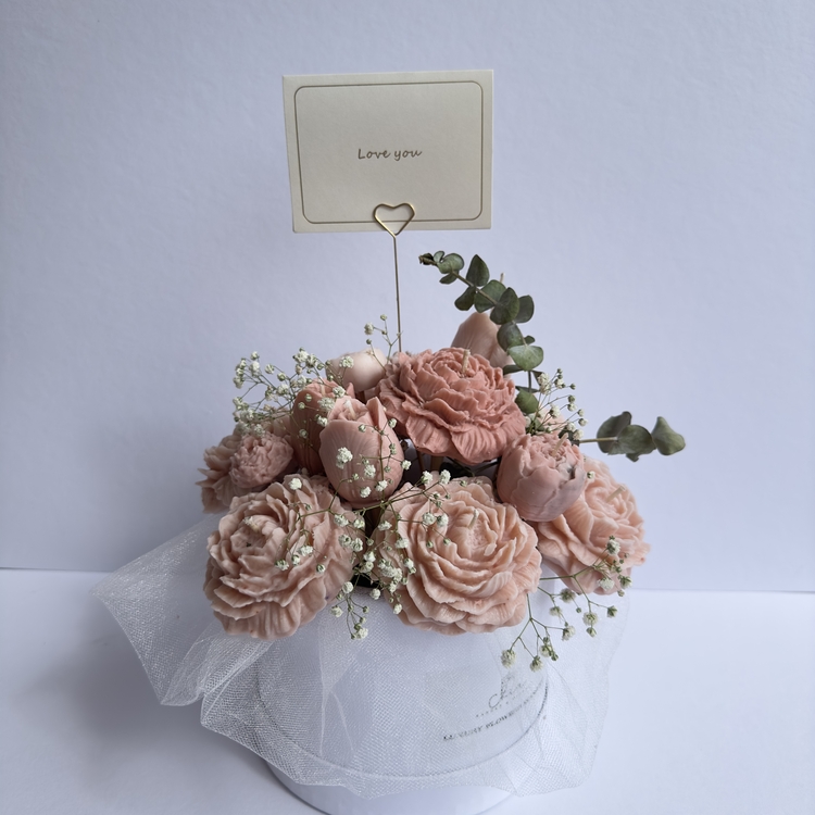 Elegant Bloom Candle Bouquet