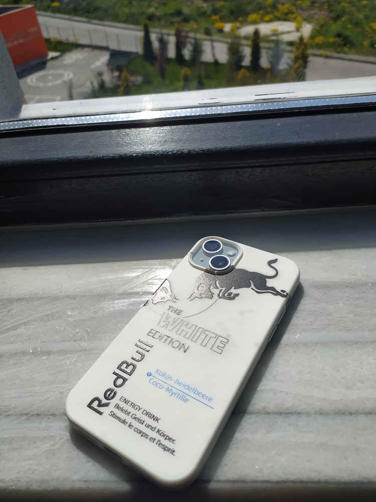 iPhone Kılıf Red Bull Special Edition - Lansman Serisi Renkli Tasarım