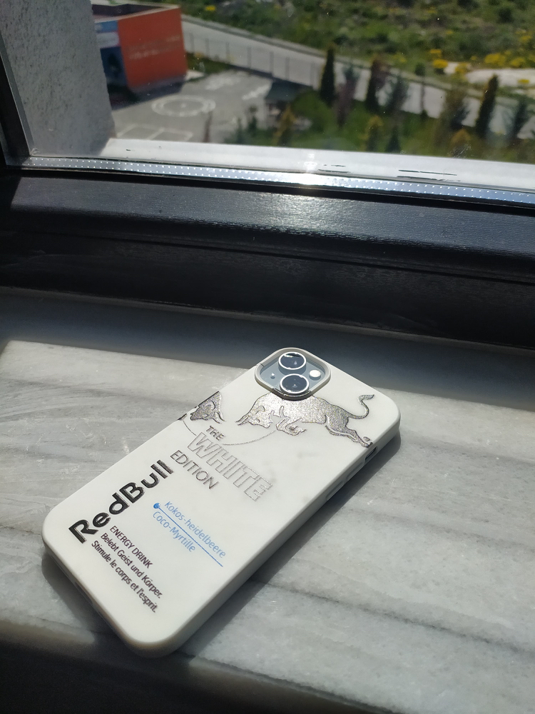 iPhone Kılıf Red Bull Special Edition - Lansman Serisi Renkli Tasarım