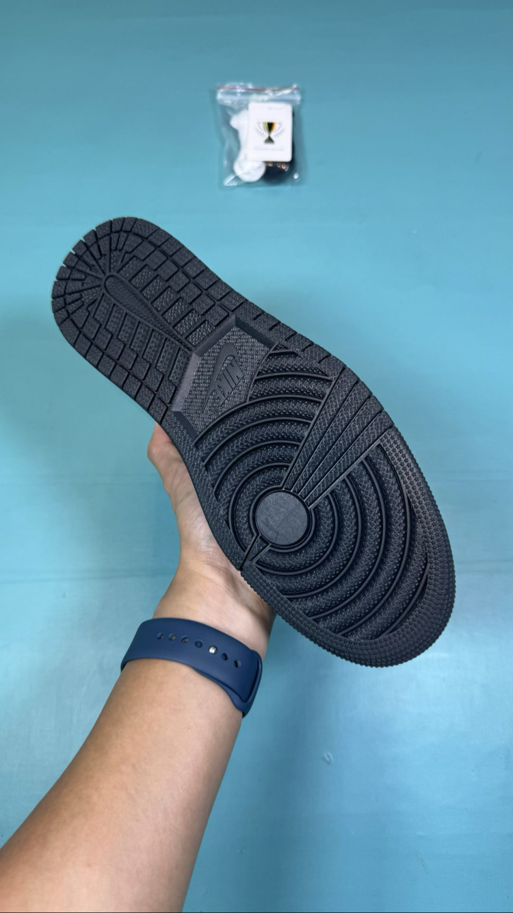 Jordan Low Black Spider