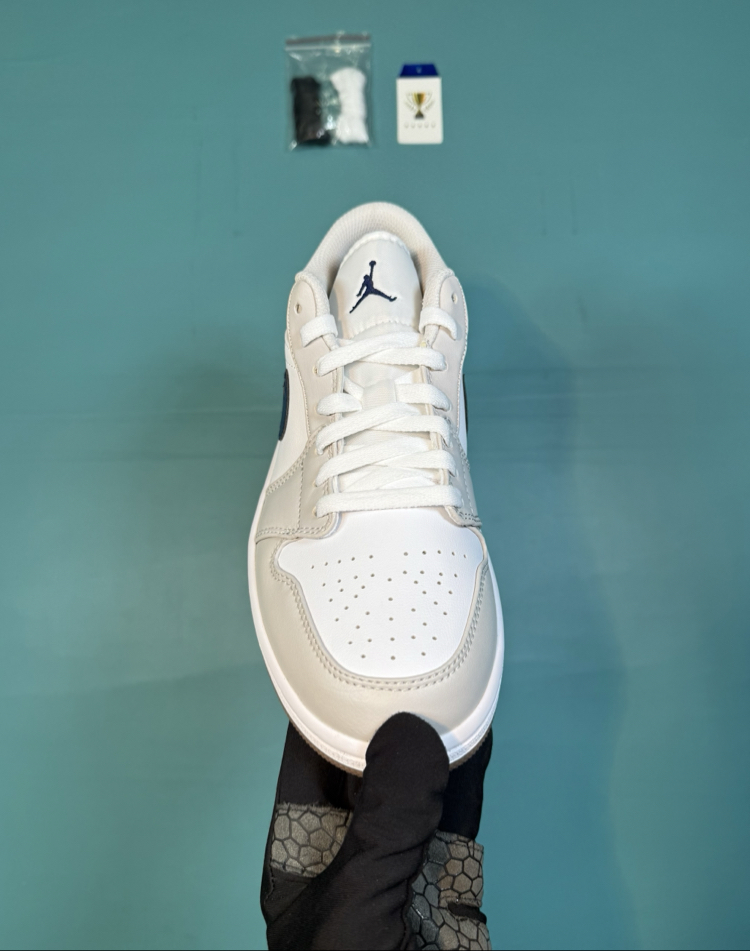 Jordan Low Krem Beyaz