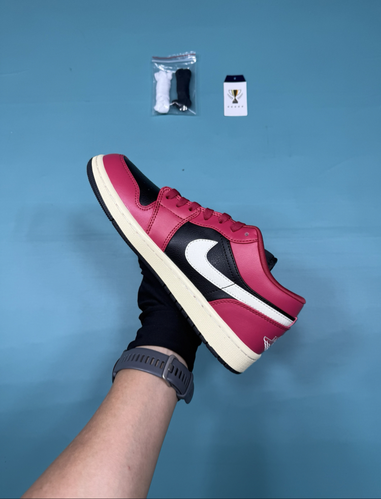 Jordan Low Krem Siyah