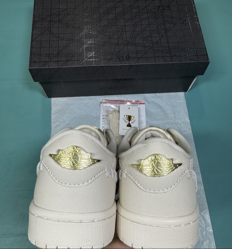 Jordan Low Cream Gold