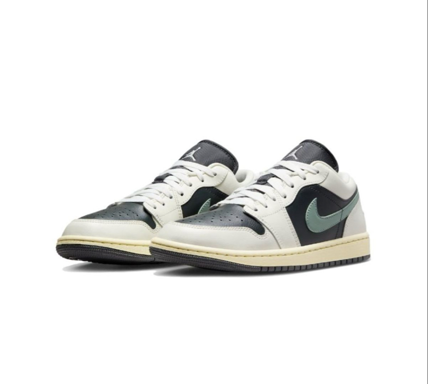 Jordan Low Hook 5