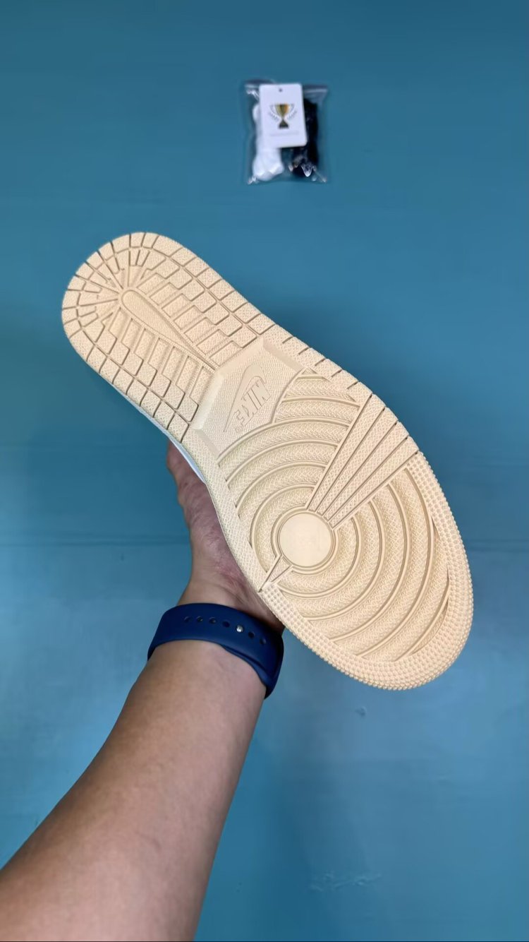 Jordan Low Macaron