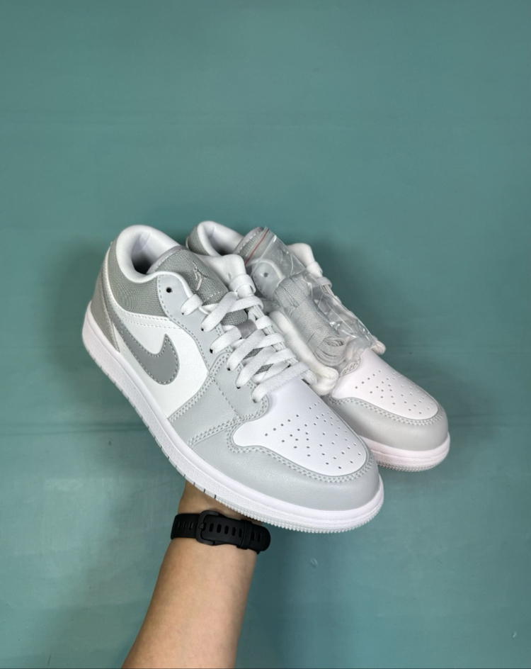 Jordan Low Wolf Grey