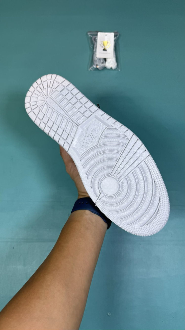 Jordan Low Silver Ash