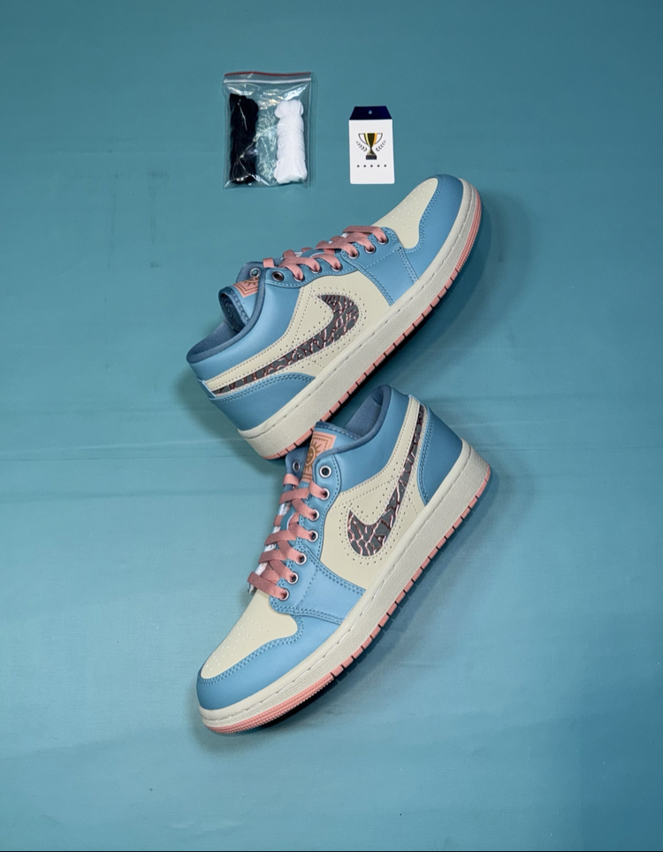 Jordan Low Mavi Pembe