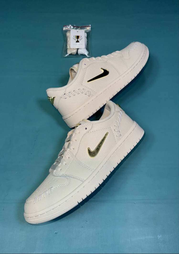 Jordan Low Cream Gold