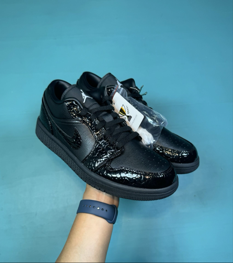 Jordan Low Black Spider