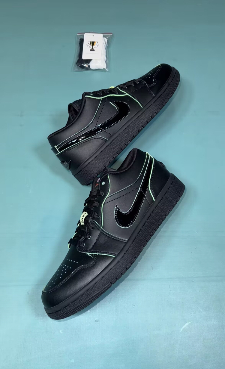 Jordan Low Black Cat