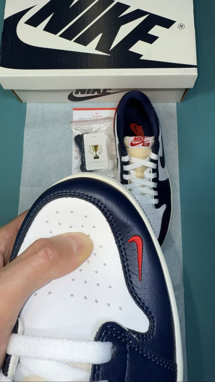 Jordan Low Howard