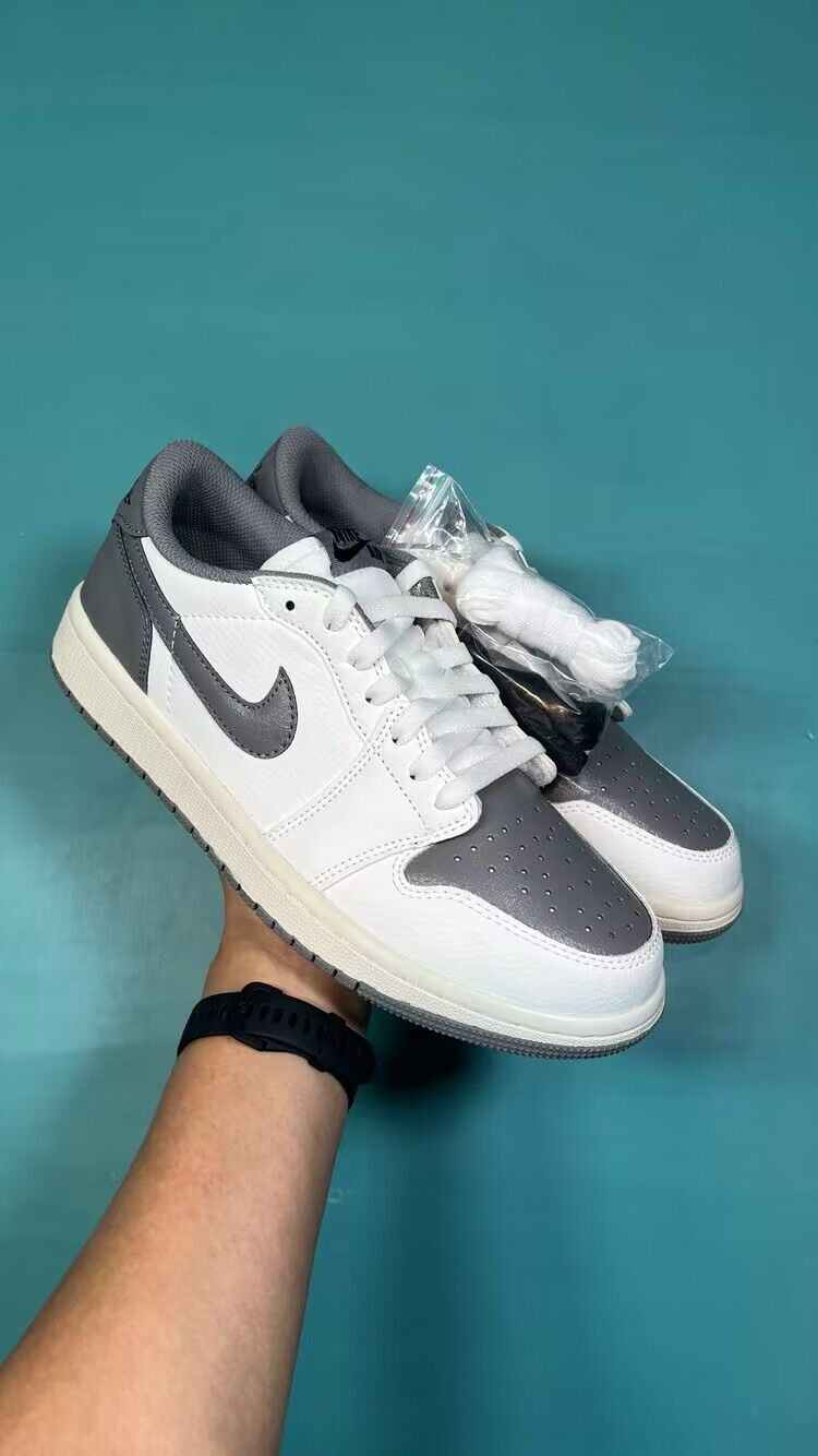 Jordan Low White Smoke