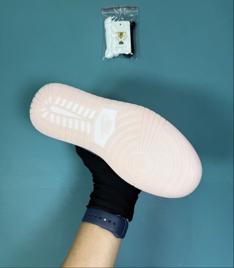 Jordan Low Soft Glow
