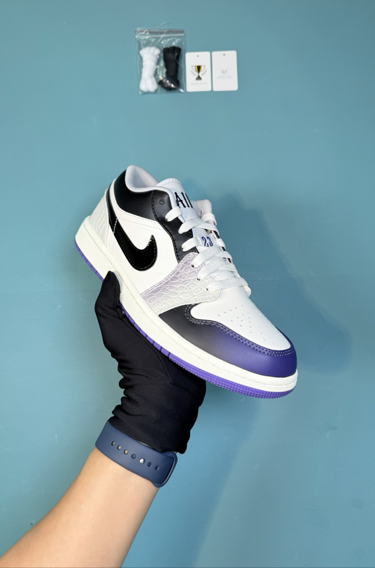 Jordan Low Snake